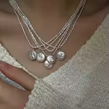 Collier pendentif perle baroque sur chaîne dorée – vue 2